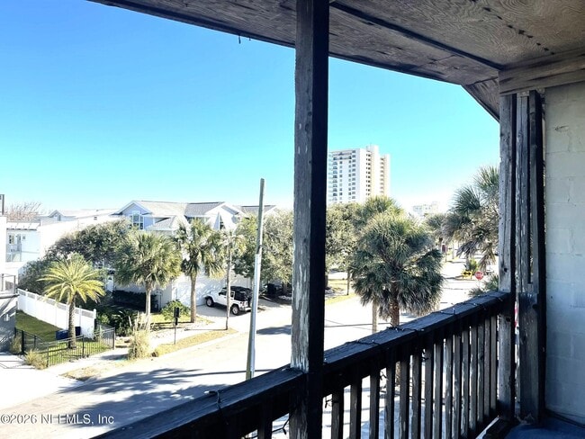 Building Photo - 2002 First St