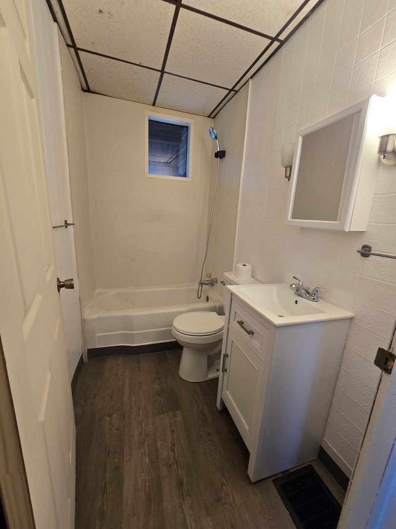 Building Photo - 98 Garfield St