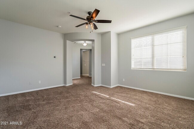 Building Photo - 3921 E Melinda Dr
