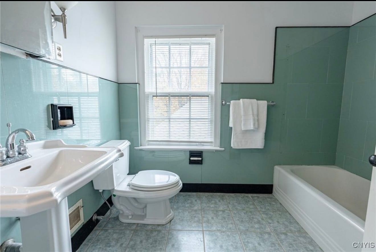 Building Photo - 7909 Turin Rd