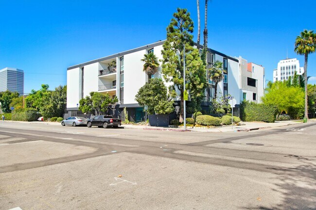 Building Photo - 5403 West 8th Street