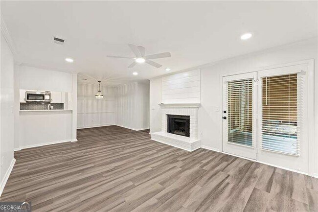 Building Photo - 521 Warm Springs Cir