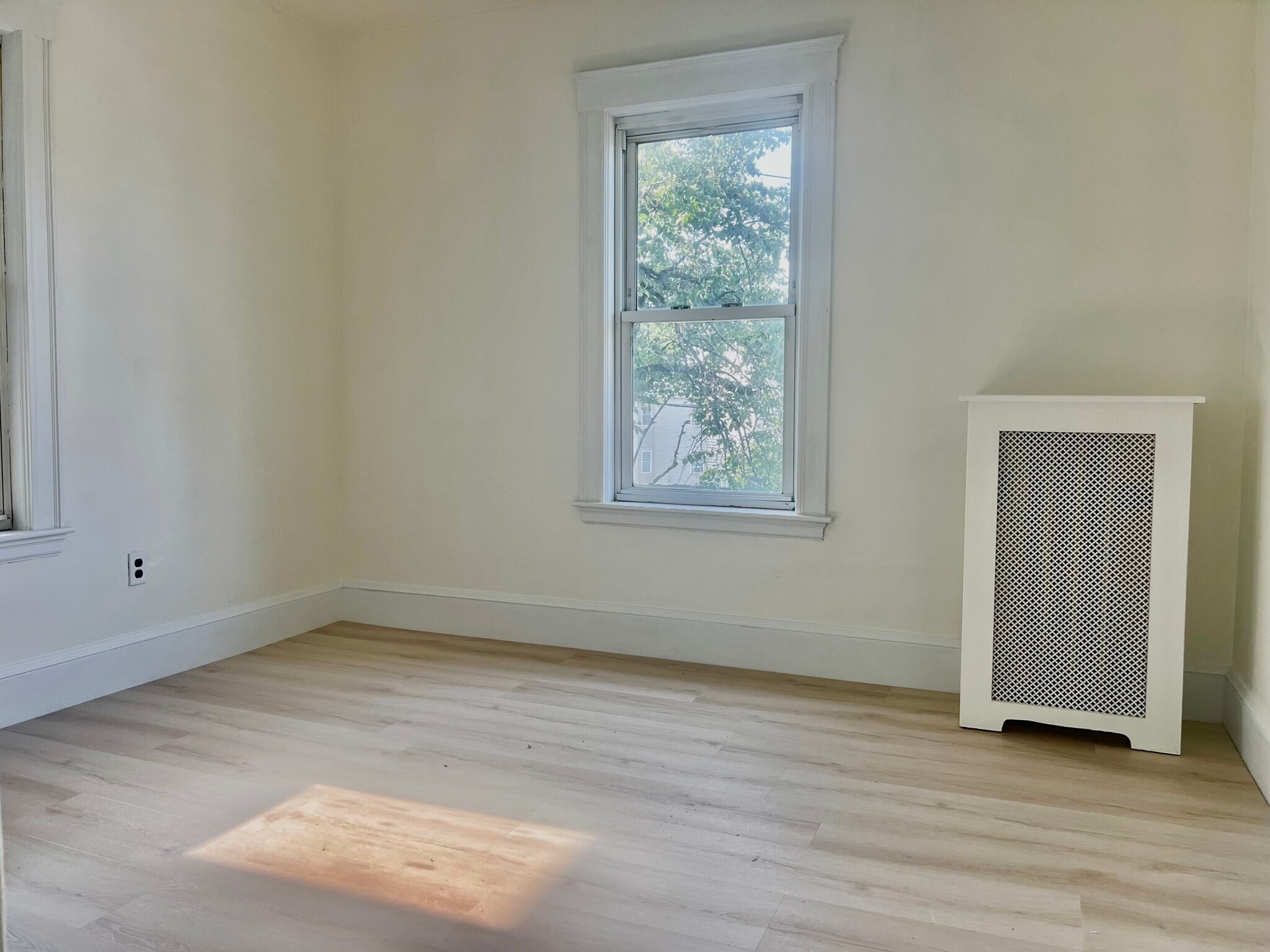 Building Photo - 5 Magnus Ave