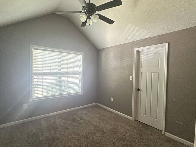 Building Photo - 4024 Glen Laurel Dr N