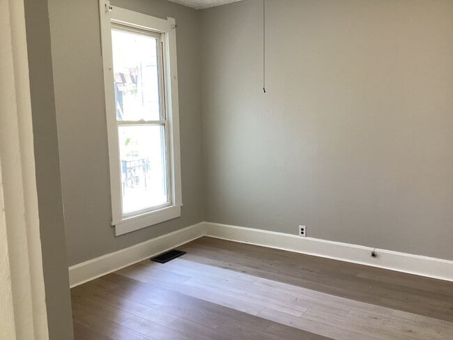 Building Photo - 545 N Goodlet Ave