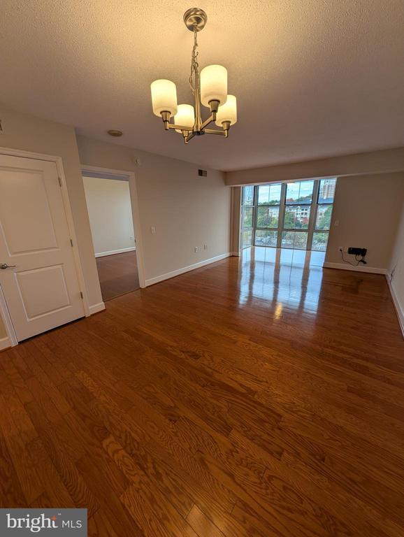 Building Photo - 11800 Sunset Hills Rd