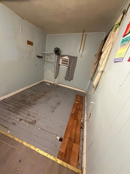 Building Photo - 1404 Cody St