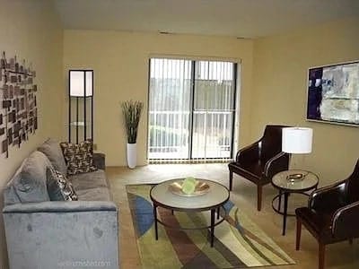 Building Photo - 60 Reservoir St