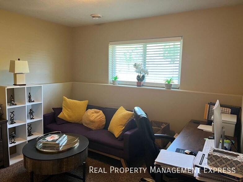 Building Photo - Spacious 5-Bedroom Gem with Open Concept &...