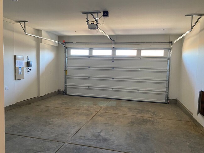 Building Photo - Luxury home in Springlake in Woodland