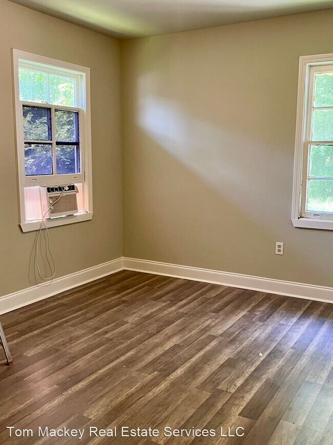 Building Photo - 2 br, 1 bath House - 1138 W. Chimes St.