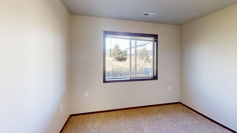 Building Photo - 110 Tanner Ct