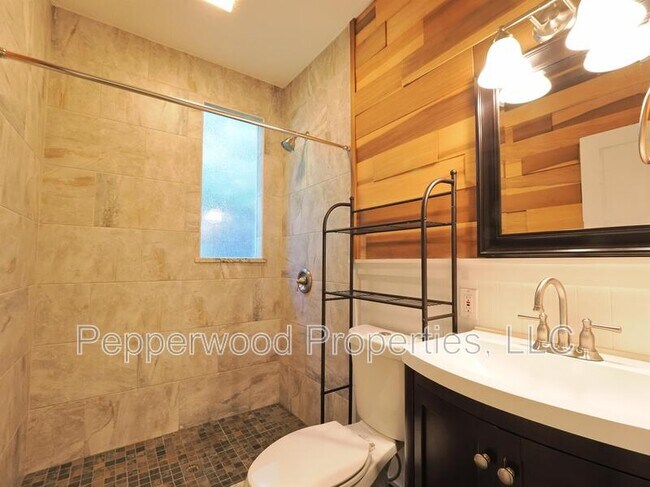 Building Photo - 542 Palmetto St