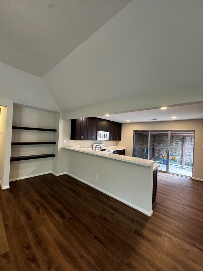 Building Photo - 8807 Belle Glen Dr