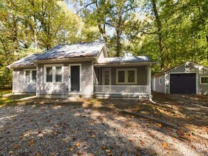 Building Photo - Beautiful, Private 2 Bedroom Bungalow in B...