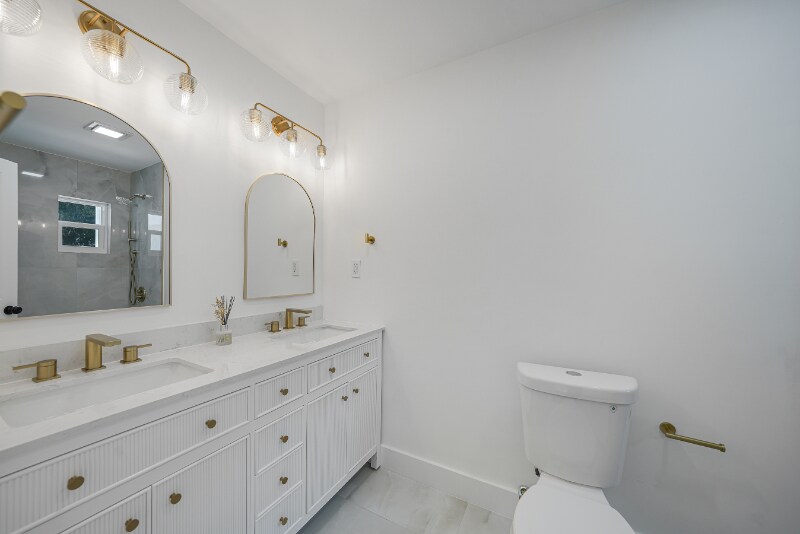 Building Photo - 27385 Voyageur Dr