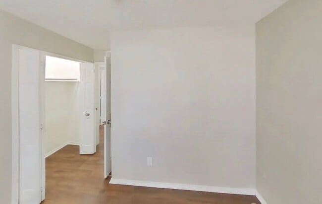 Building Photo - Beautifully Renovated 3-Bedroom Home with Premium Finishes