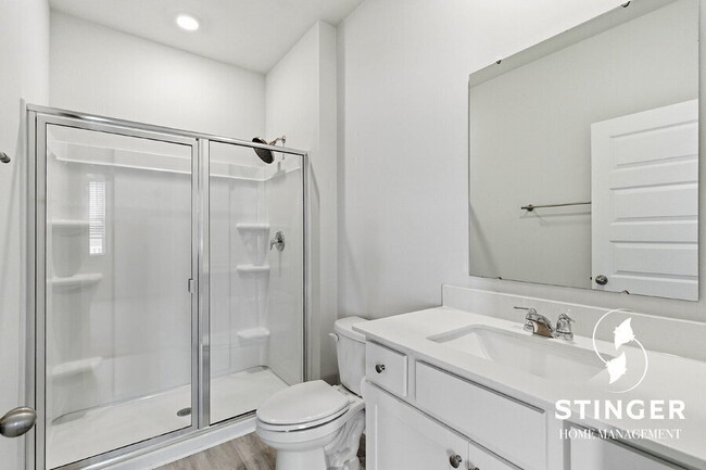 Building Photo - 548 Hideaway St