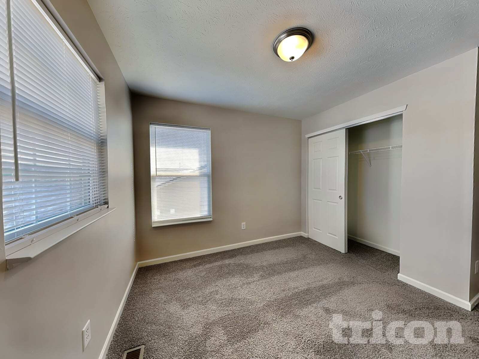 Building Photo - 561 Grassy Bend Dr