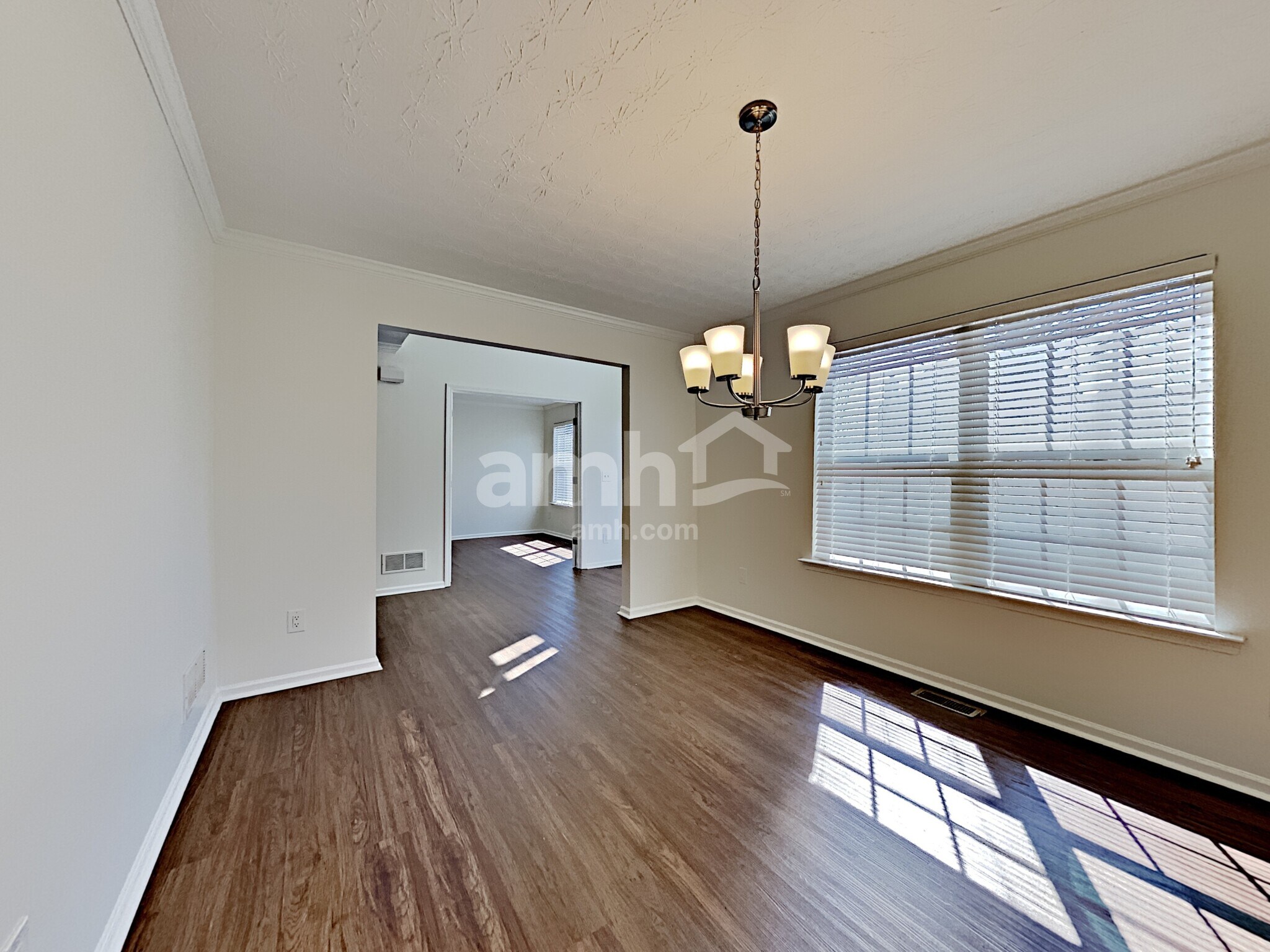 Building Photo - 872 Holly Meadow Dr