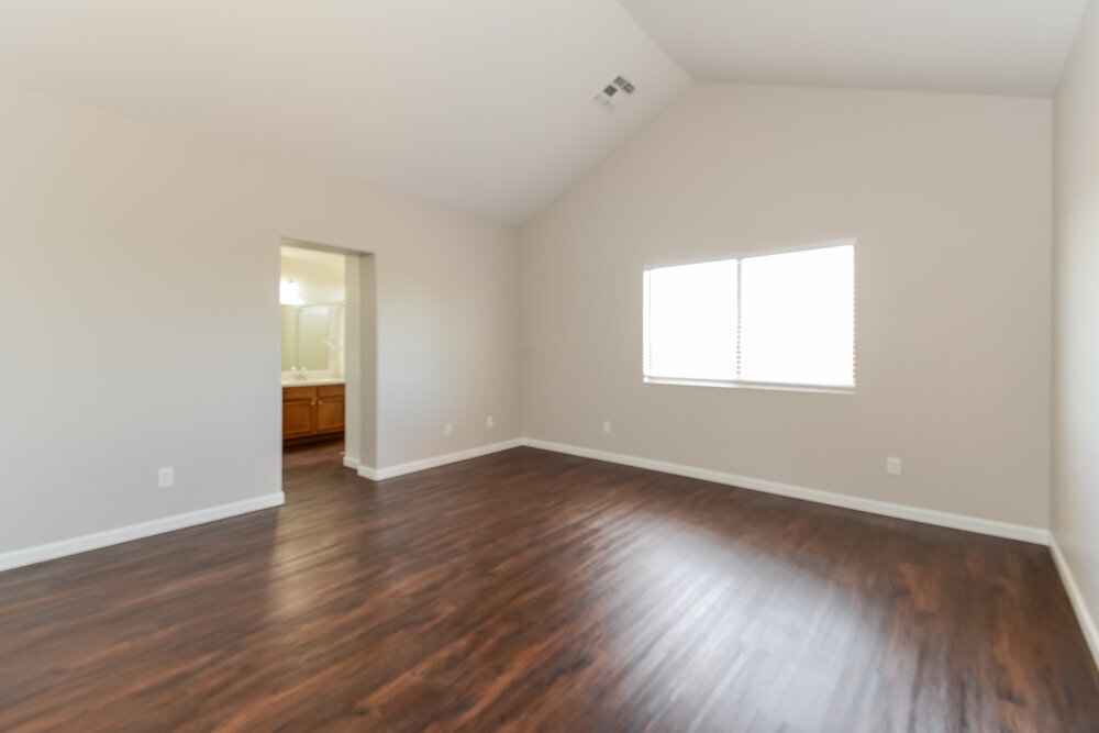 Building Photo - 5564 S 240th Dr