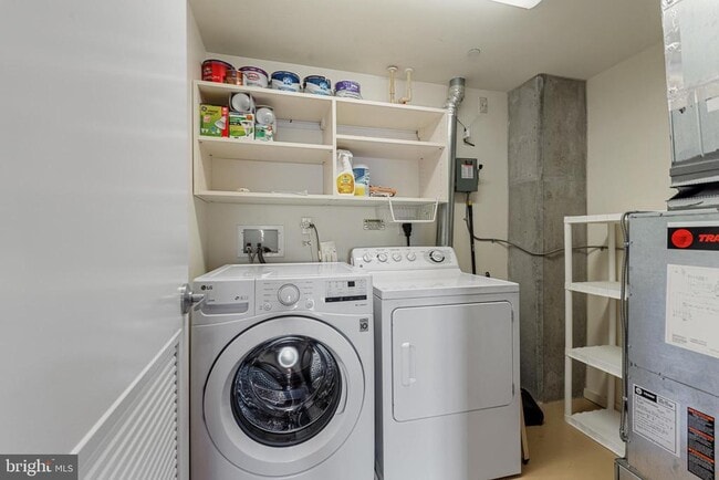 Building Photo - 1200 Steuart St