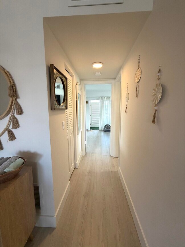 Building Photo - 3322 Cynthia Ln