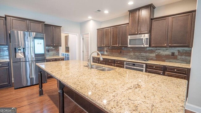 Building Photo - 3731 Ivy Lawn Dr NE