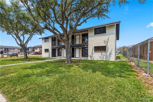 Building Photo - 211 Gastel Cir