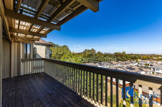 Building Photo - 20 Knoll Dr