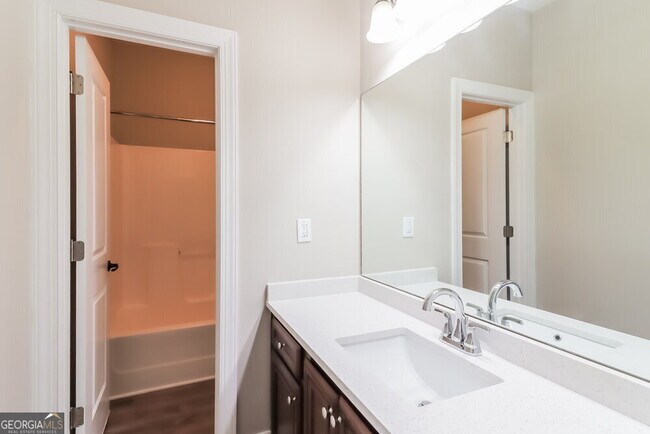 Building Photo - 480 Saddlechase Dr
