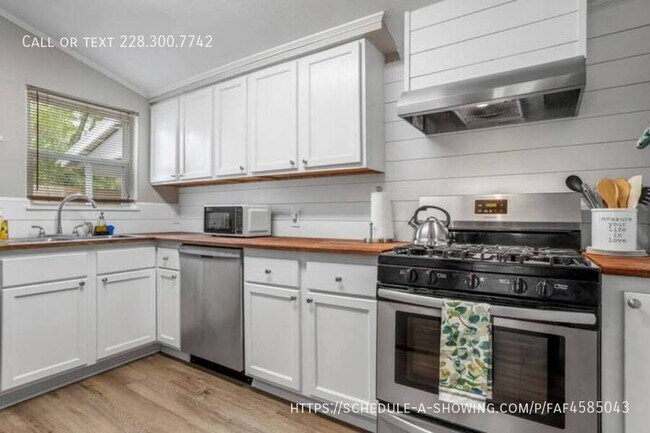 Building Photo - 1807 Curcor Dr