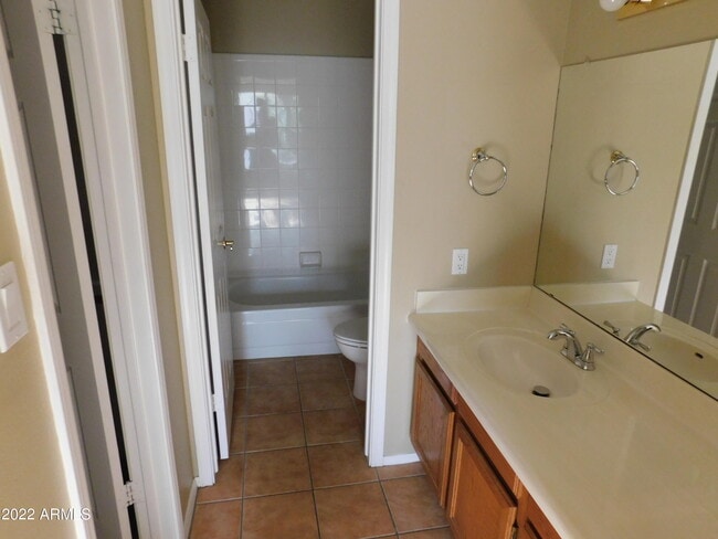 Building Photo - 5950 N 78th St