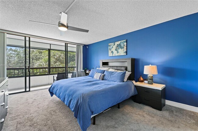 Building Photo - 6620 Boca Del Mar Dr