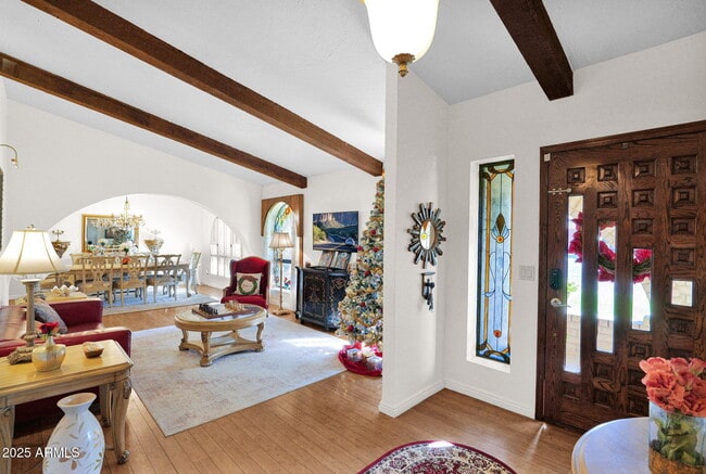 Building Photo - 426 E Carol Ann Way