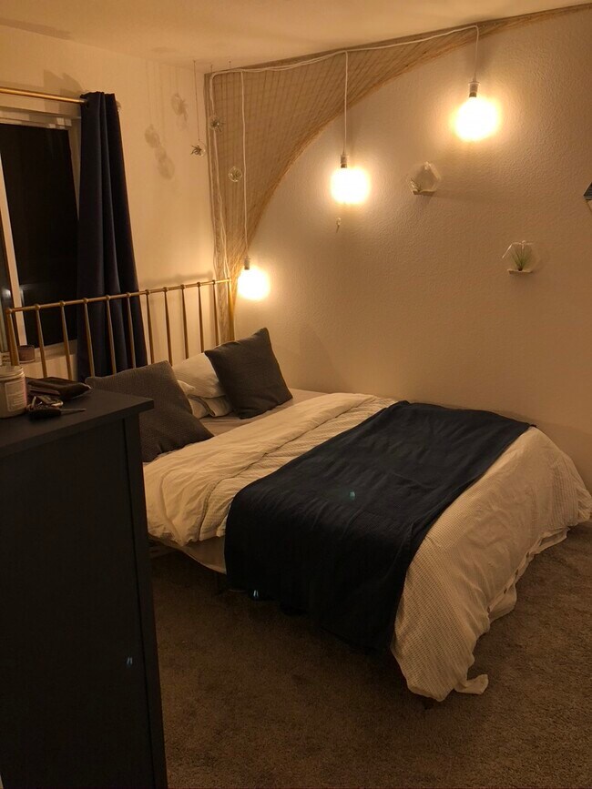 Bedroom 2 - 1173 Solitaire St