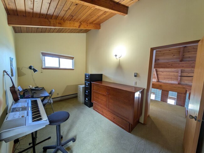 Building Photo - A Luxury Beachfront Lodge Awaits! For Rent...