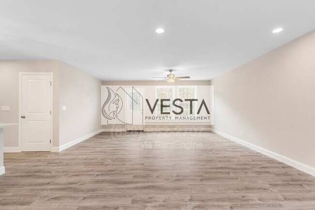 Building Photo - 16 Meadows Town Rd