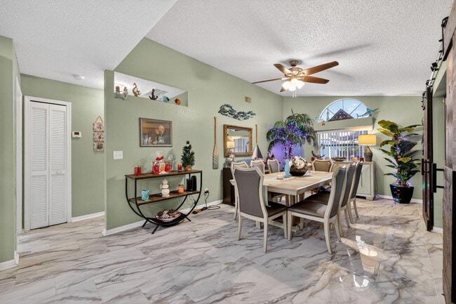 Building Photo - 6180 30th Ct S