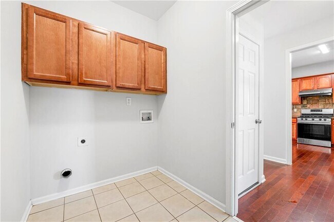 Building Photo - 2113 Worrall Hill Dr