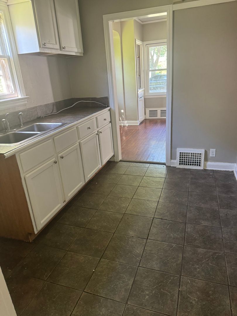 Building Photo - 4908 N 25th St