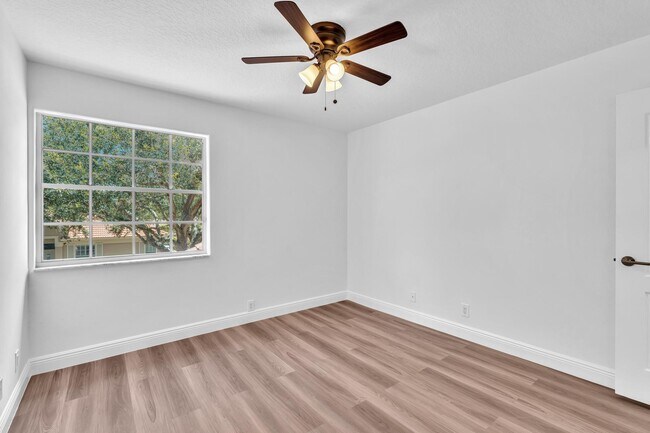 Building Photo - 36 Monterey Pointe Dr