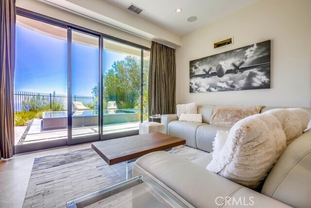 Building Photo - 1725 Del Mar Ave