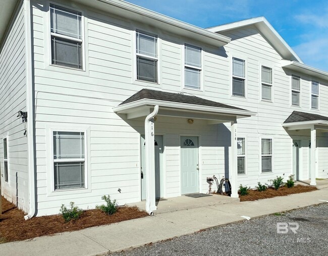 Building Photo - 116 S Elm St