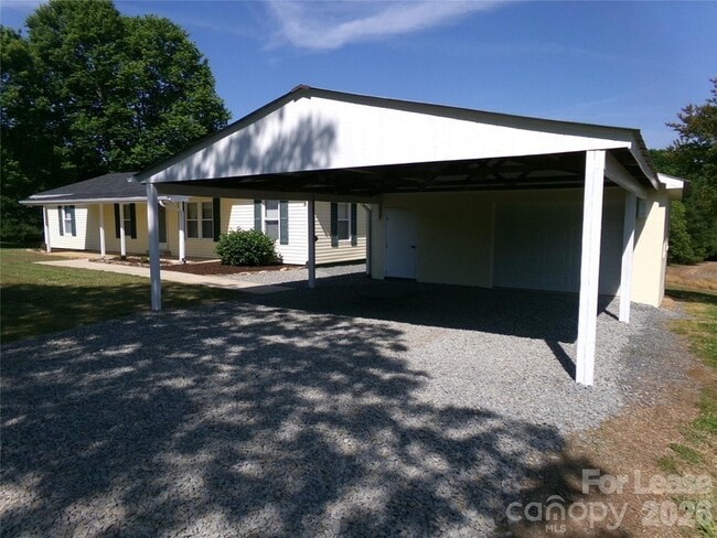 Building Photo - 36149 Finger Rd