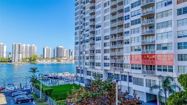 Building Photo - 18071 Biscayne Blvd