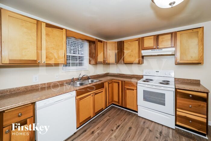 Building Photo - 4423 Treeline Way