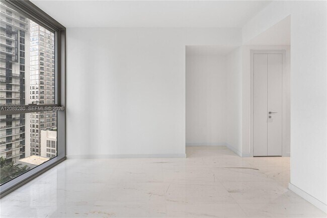 Building Photo - 300 Biscayne Blvd Way
