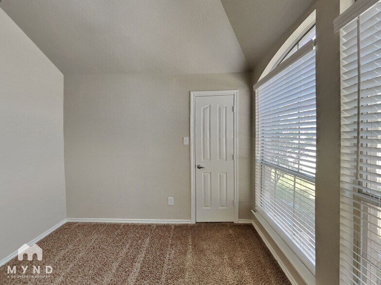Building Photo - 10224 Ash Creek Ln