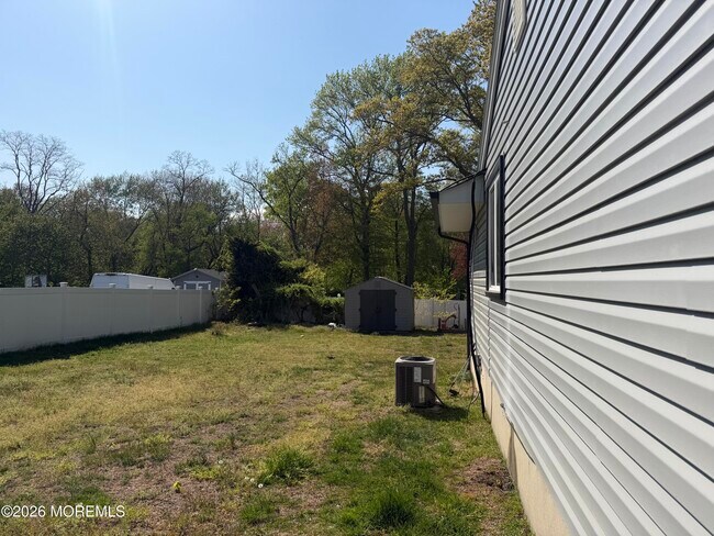 Building Photo - 28 New Monmouth Rd